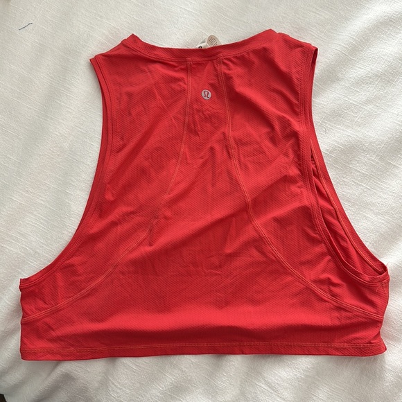 Lululemon cropped tank - Picture 3 of 3